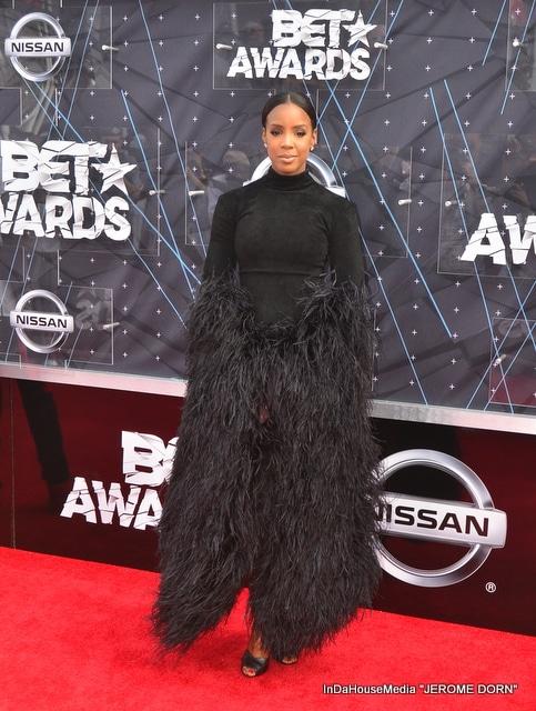 Kelly Rowland on red carpet at the 2015 BET Awards at Microsoft Theatre In Los Angeles on June 28, 2015 (photo credit: Jerome Dorn) 