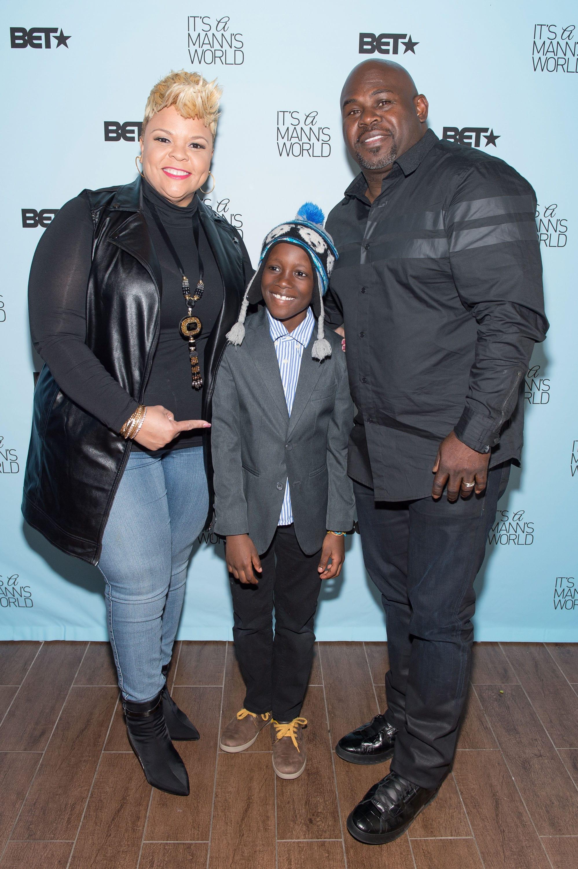 ATLANTA, GEORGIA - FEBRUARY 16: Singer and actress Tamela Mann, Dele Tinuoye, and actor David Mann attend 'It's a Mann's World' season two luncheon screening at TRACE at the W on February 16, 2016 in Atlanta, Georgia. (Photo by Marcus Ingram/BET/Getty Images for BET)
